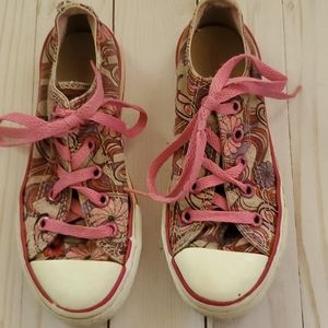 Girls Converse tennis shoes